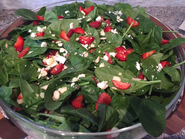 Refreshing Spinach Berry Salad
