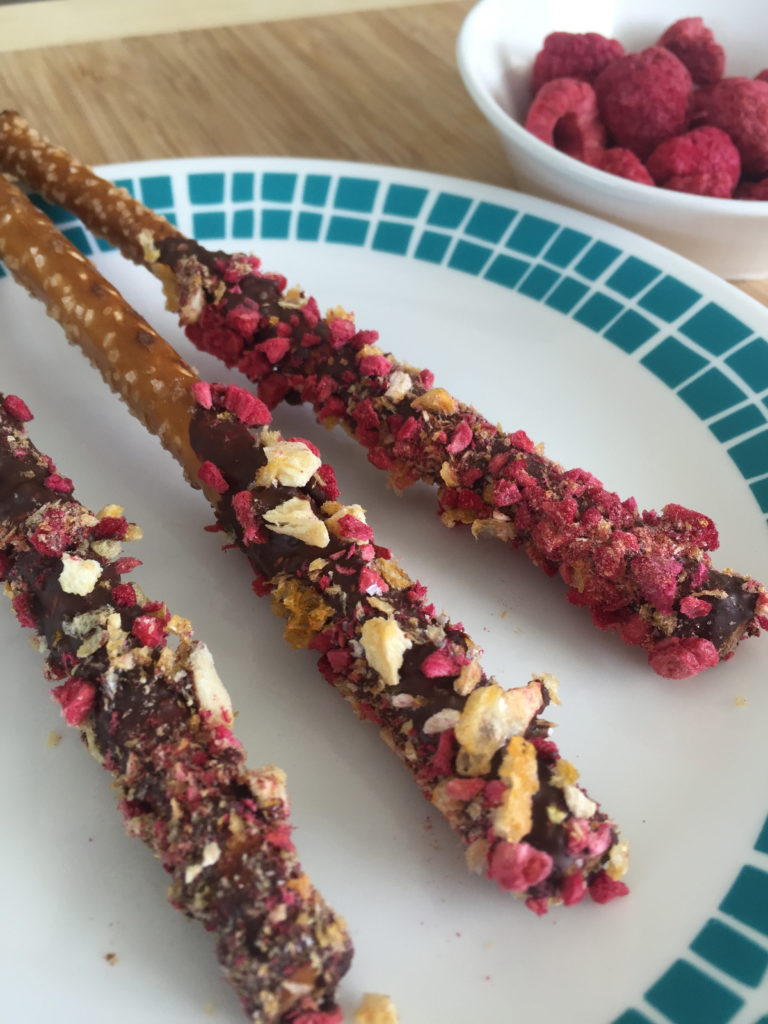 Dark Chocolate Superfood Pretzel Pops