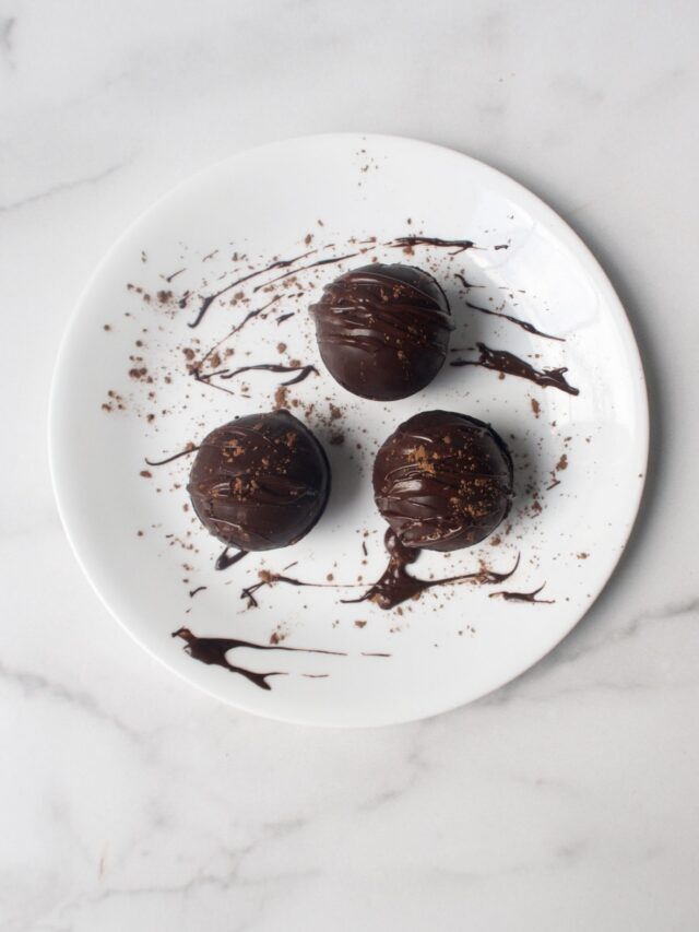 How to Make Keto Hot Chocolate Bombs