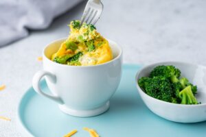 Easy Veggie Microwave Omelet In a Mug