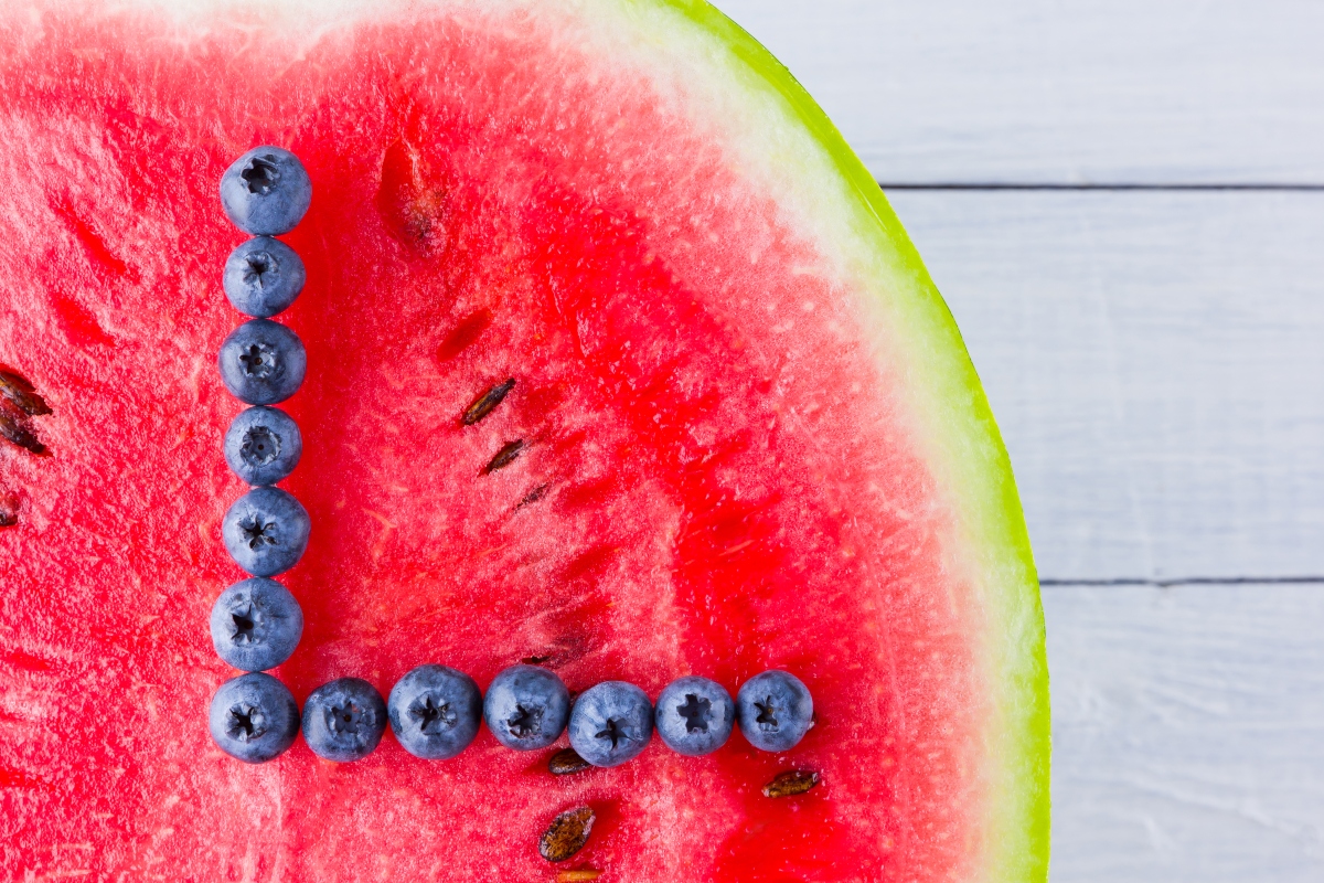 Watermelon and blueberries arranged like a clock