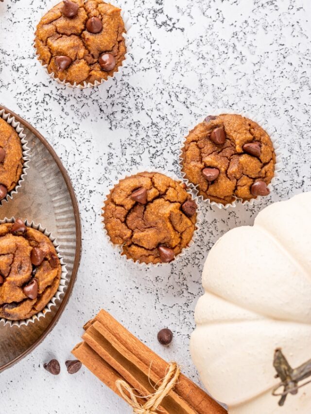 Easy Low Carb Pumpkin Muffins [No Added Sugar!]