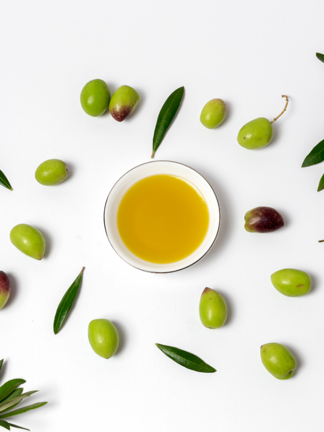 cropped-Olive-oil-in-a-cup.png