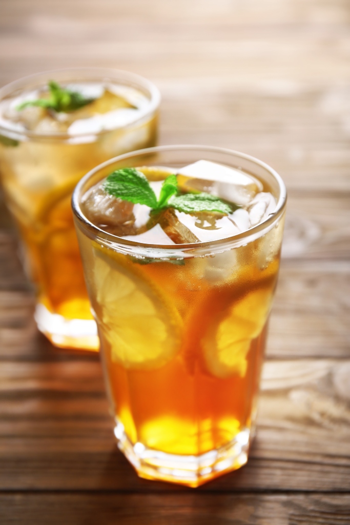 Iced tea with lemon