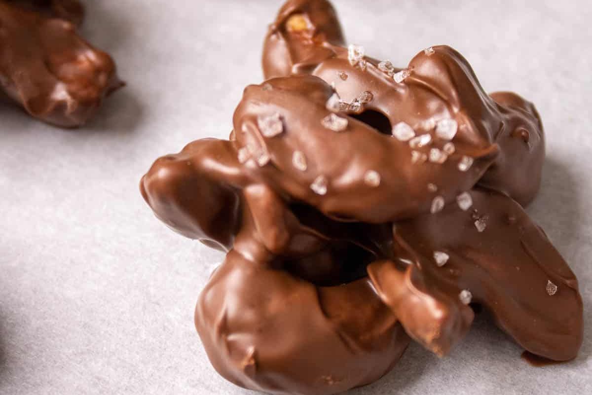 Diabetes friendly vegan cashew clusters