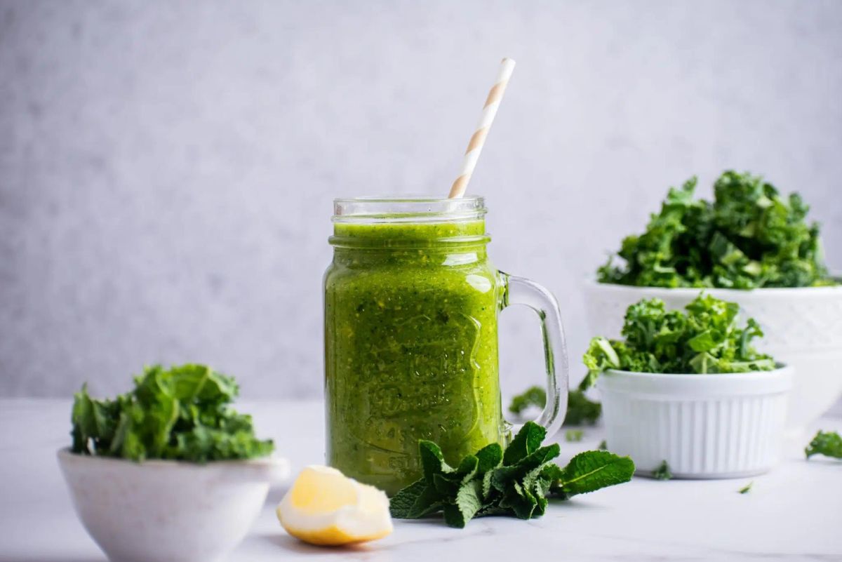 Diabetic kale and avocado smoothie