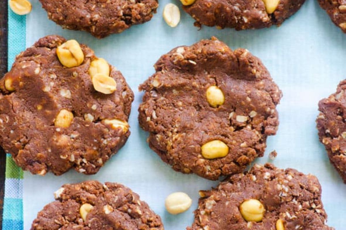 No bake protein cookies with chocolate and peanut