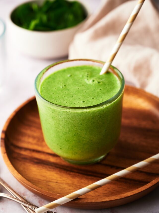 The Easiest Spinach Mango Smoothie *Blood Sugar Friendly*