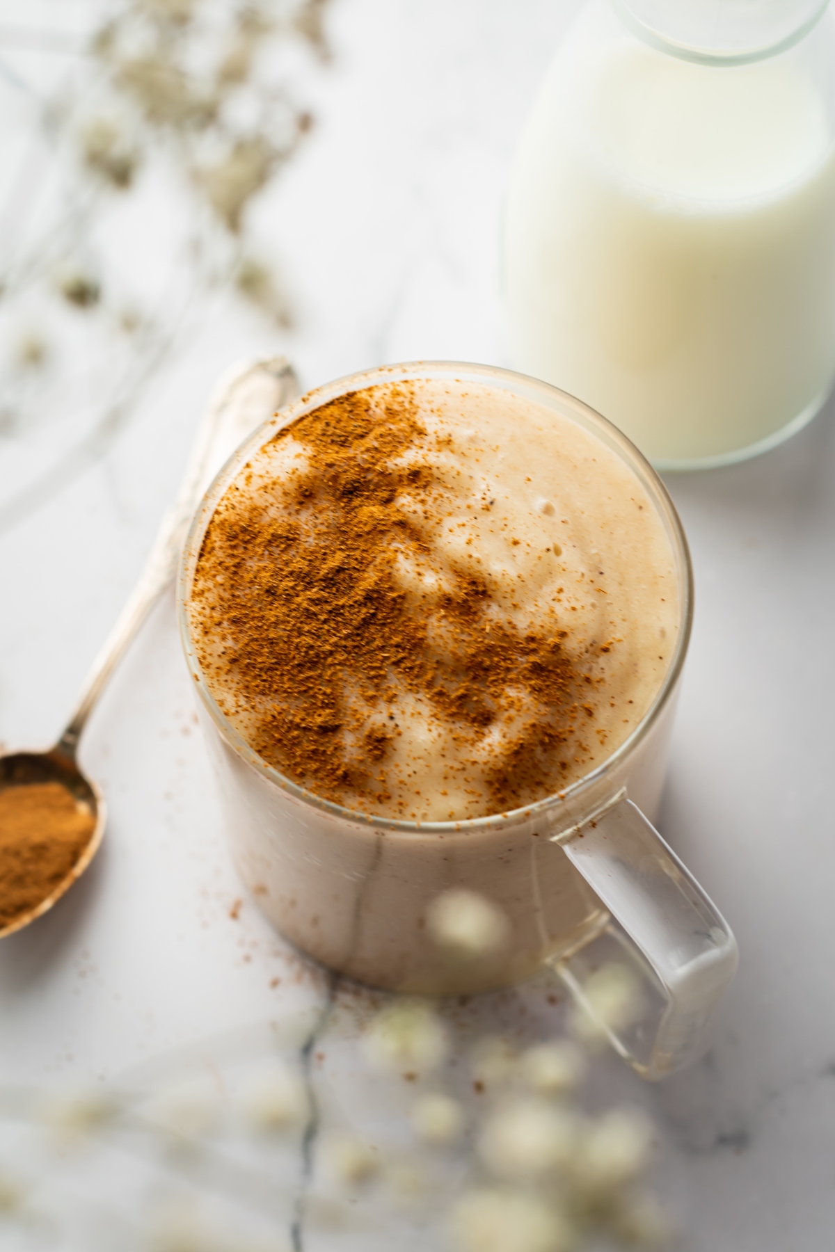 Sea moss drink in a bird-eye's view