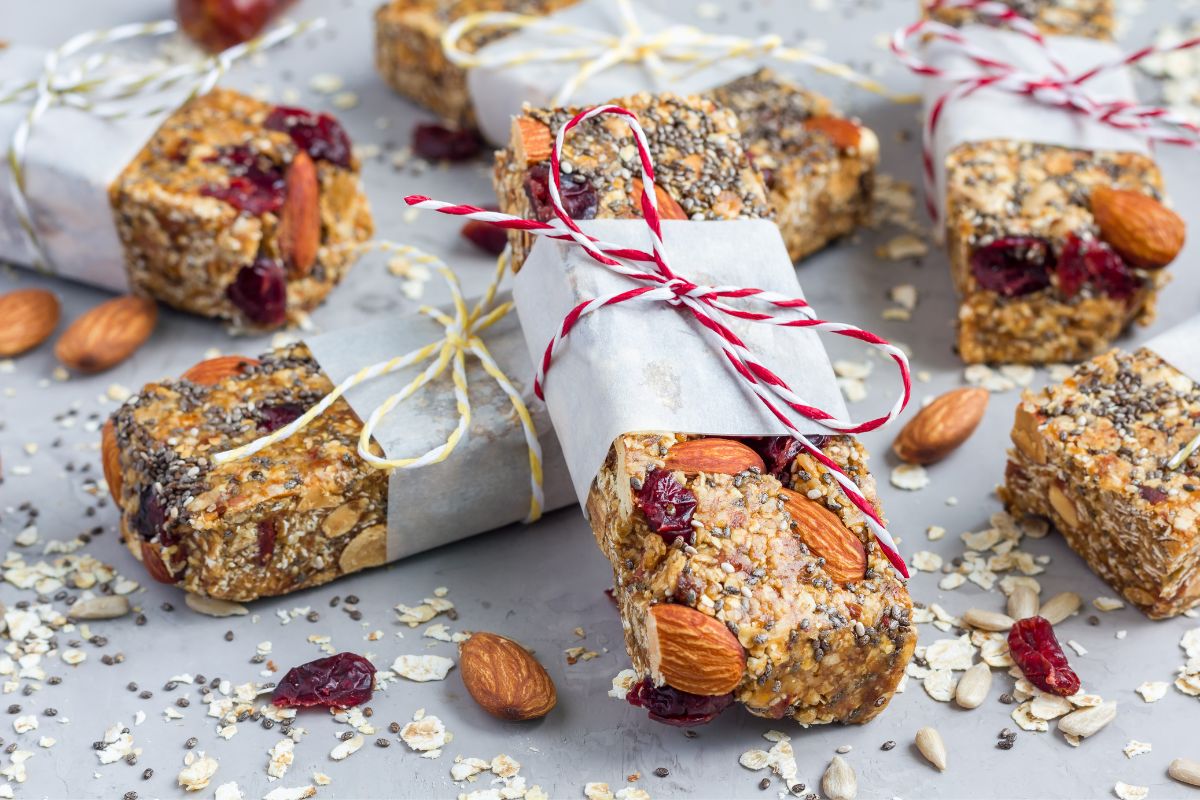 Granola bars with figs, oatmeal, almond, cranberry, chia, sunflower seeds