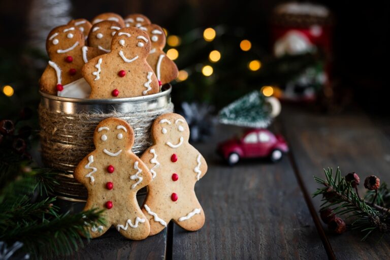Traditional Christmas Cookies - Gingerbread Men