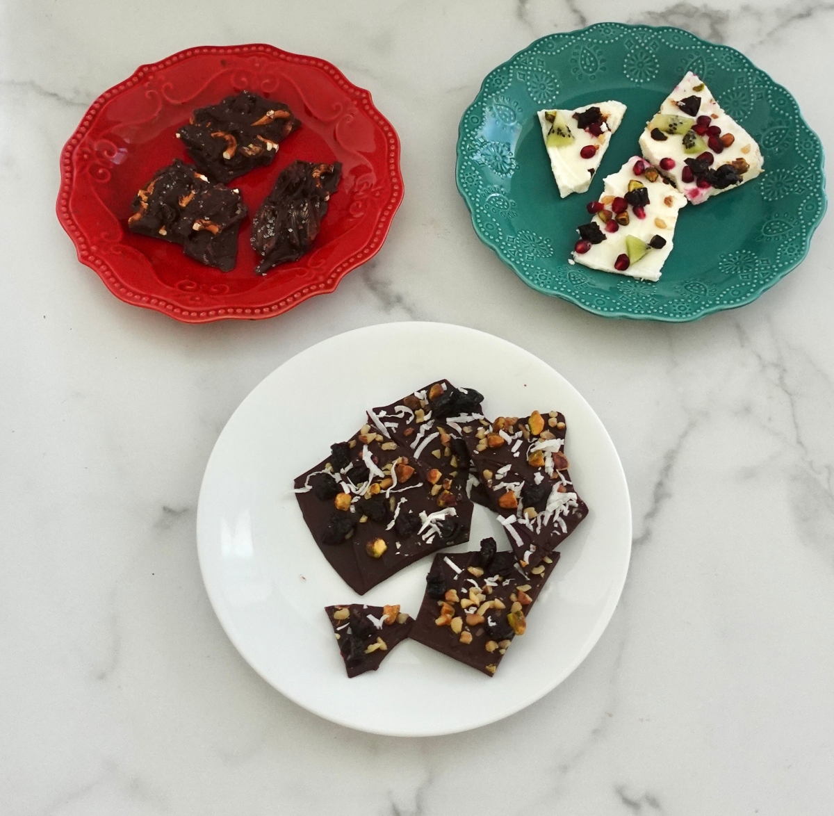 Low sugar chocolate and Greek yogurt bark