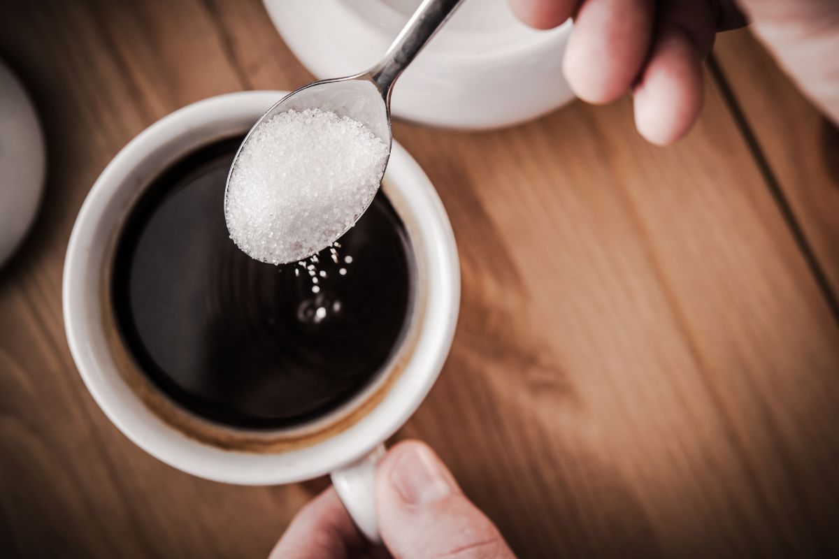 Adding allulose to coffee