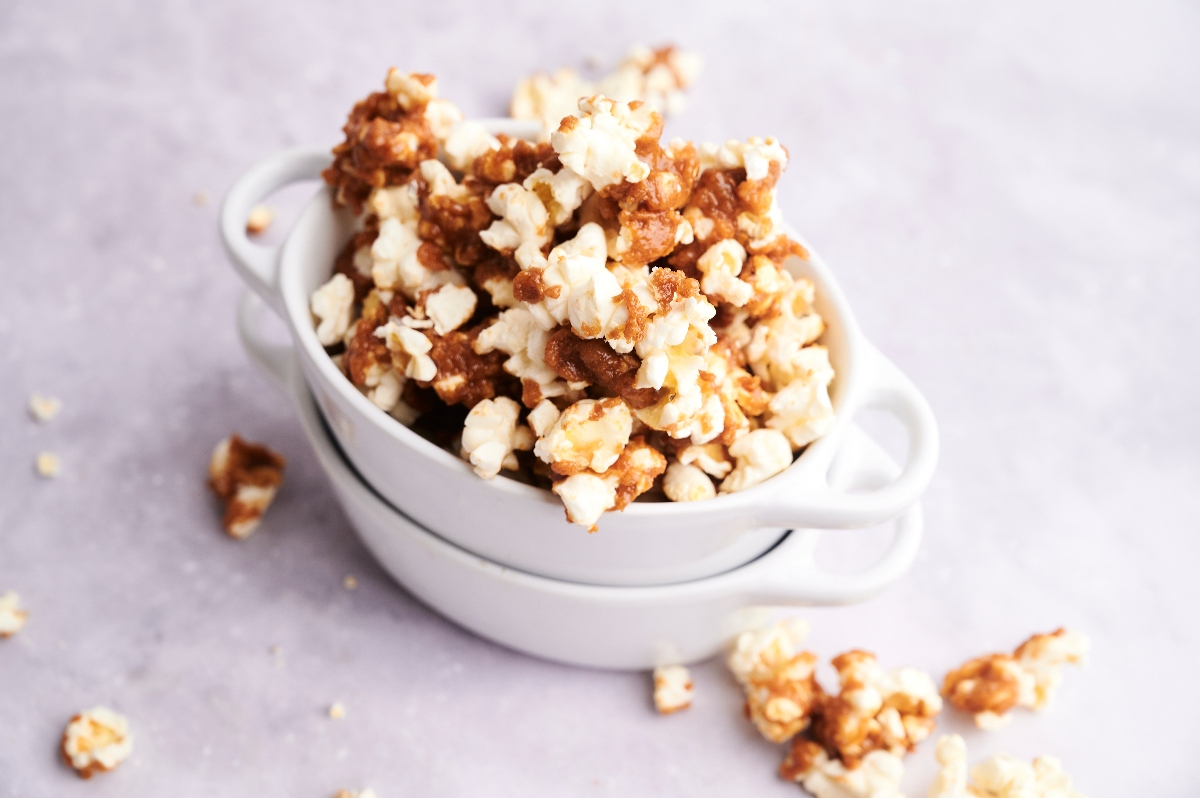 Keto Caramel Popcorn