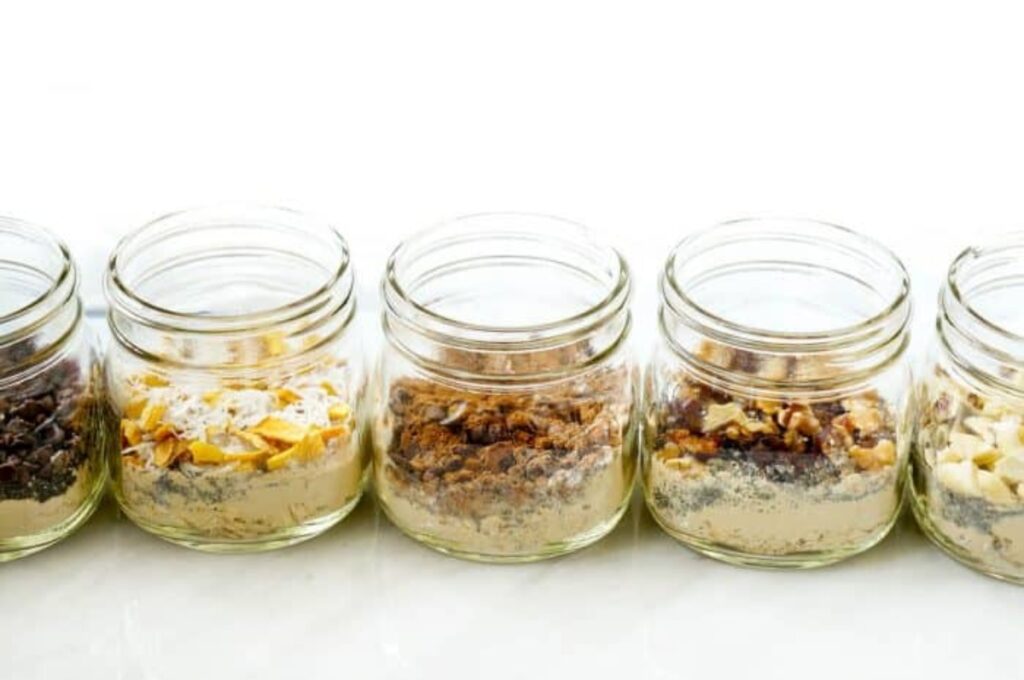 Mason jar protein overnight oats