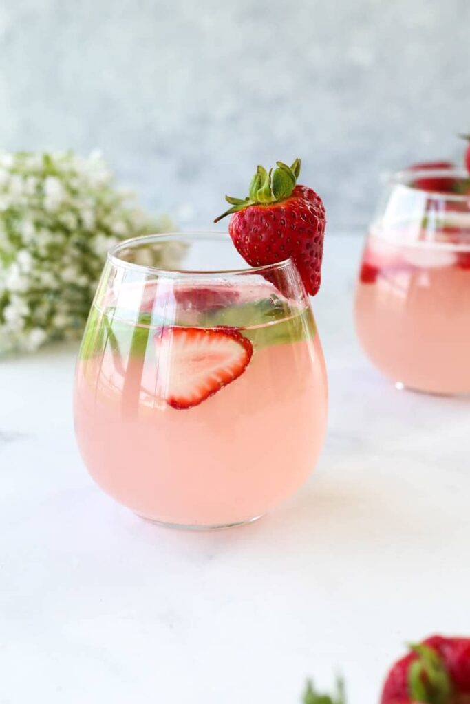 Strawberry Mocktail Spritzer