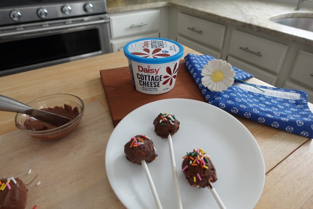 Daisy Cottage Cheese and Cheese Cake Pops